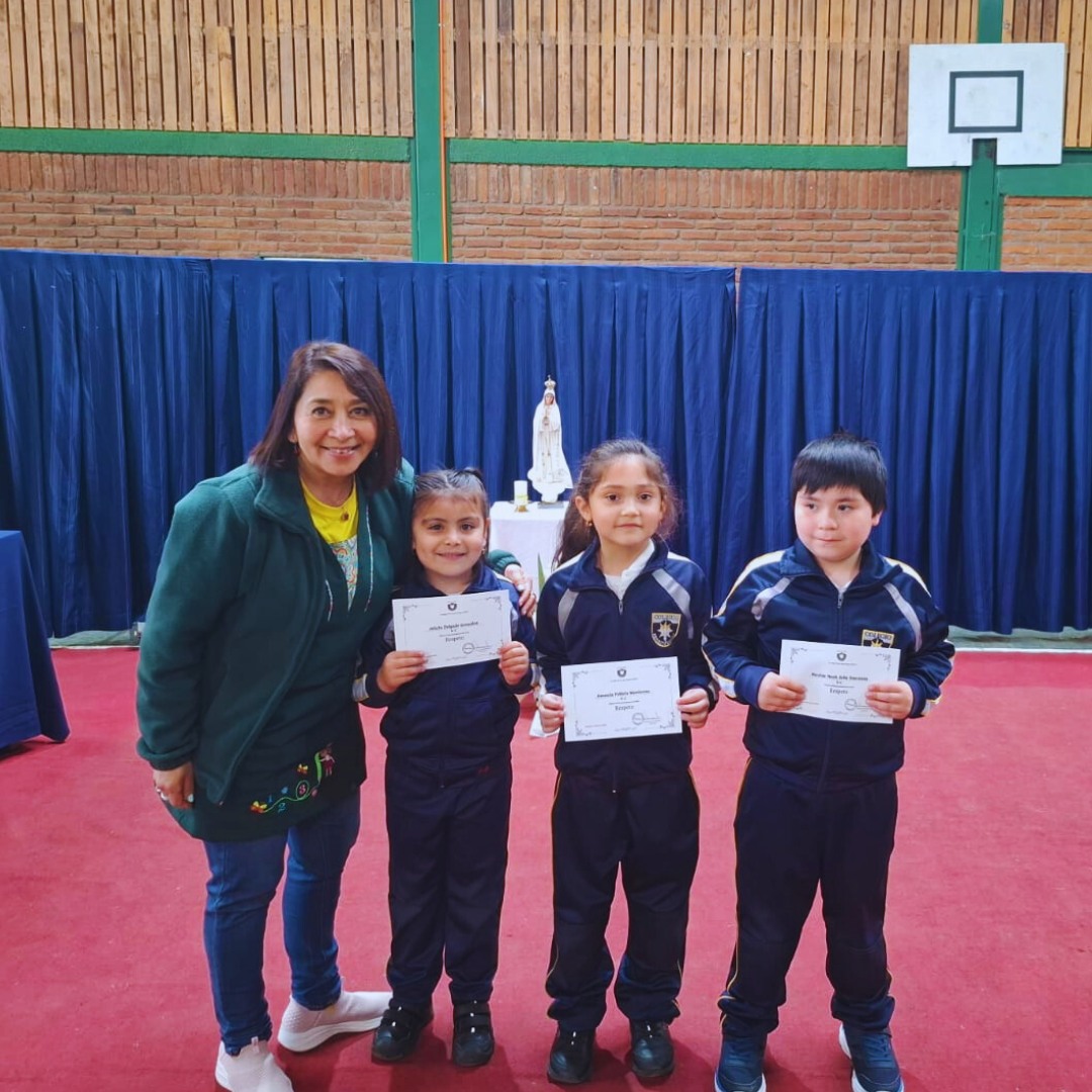 Niños trabajando PIE